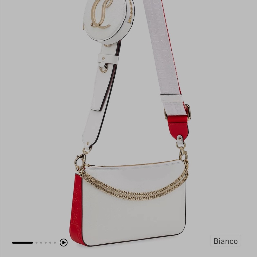 Christian Louboutin
Loubila Hybrid Crossbody in
Grained Leather